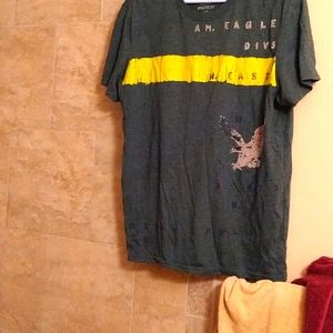 American Eagle tee shirt